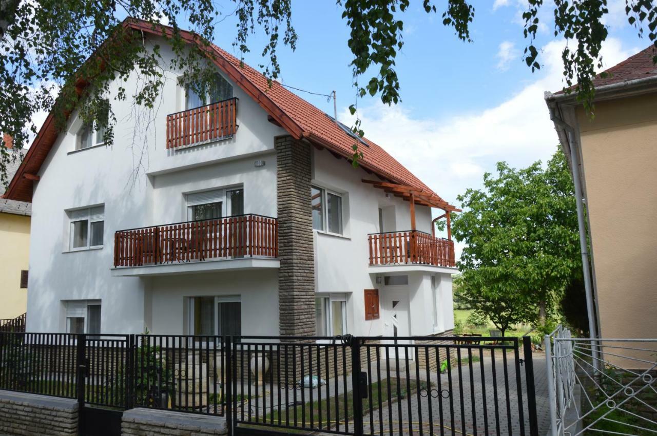 Varga Apartman Hévíz Exterior foto