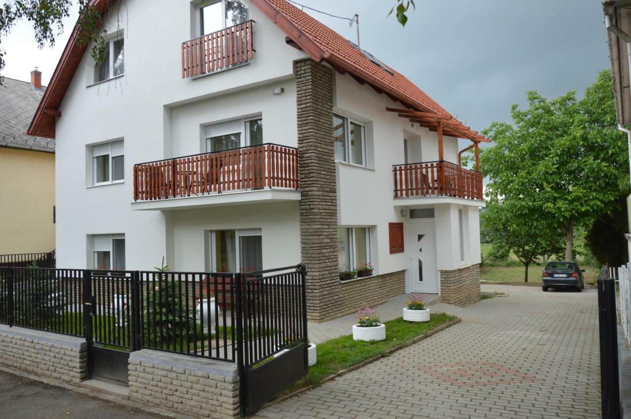 Varga Apartman Hévíz Exterior foto