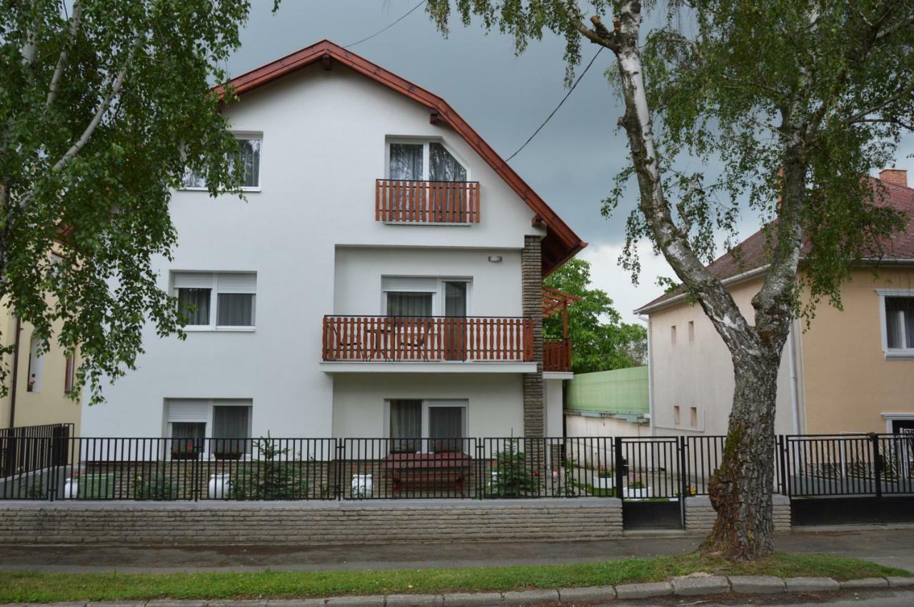 Varga Apartman Hévíz Exterior foto