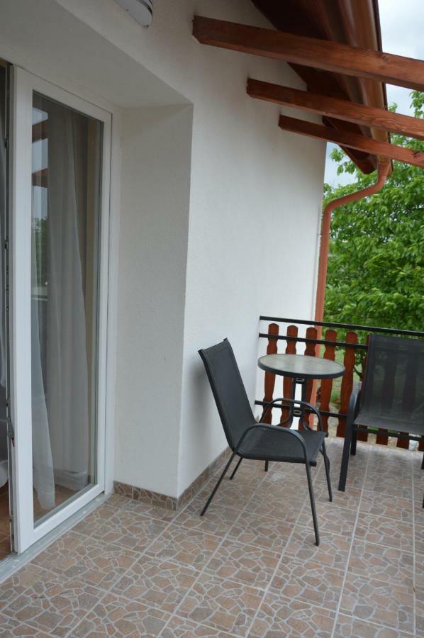 Varga Apartman Hévíz Exterior foto